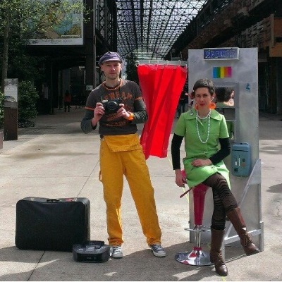 Le photaumatic, impromptu polaroid et comédienne